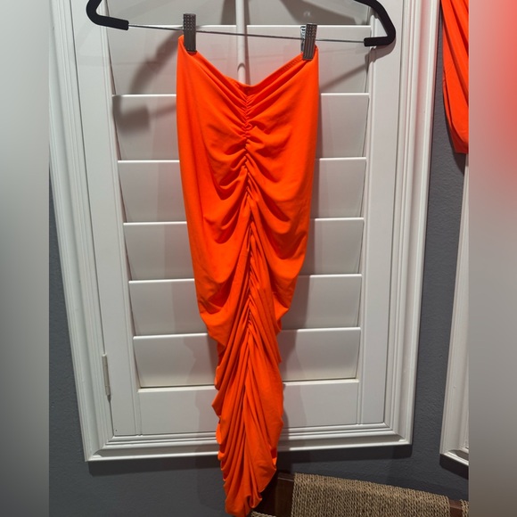 Norma Kamali Bright Orange Shirred Skirt w Halter Wrap Top. NEVER WORN. - Picture 5 of 9
